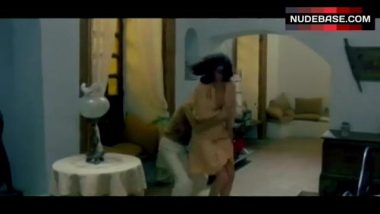 Edwige Fenech rape attempt L’ Insegnante