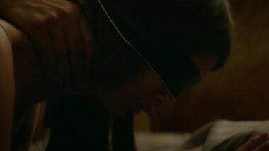 Emily Ratajkowski tricked, Welcome Home (2018)