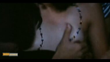 Julie Lee gropped, Tip geun ching yan (1993)